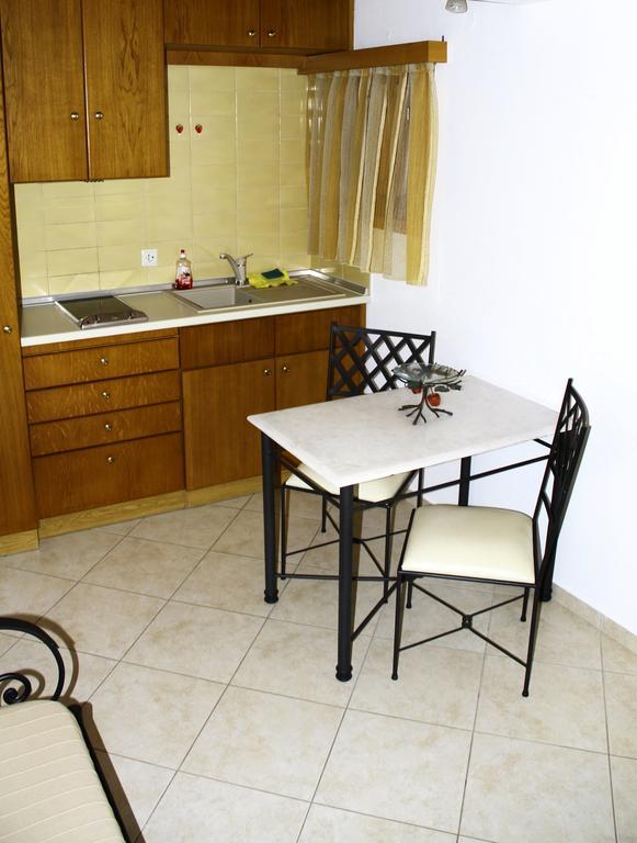 Alisachni Appartement Livadi  Buitenkant foto